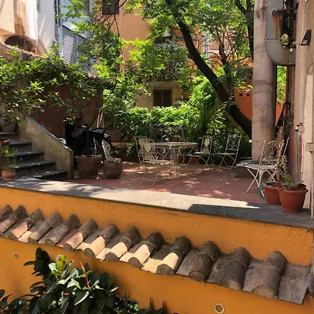 Apartment Pantheon, Campo De Fiori Mini Garden