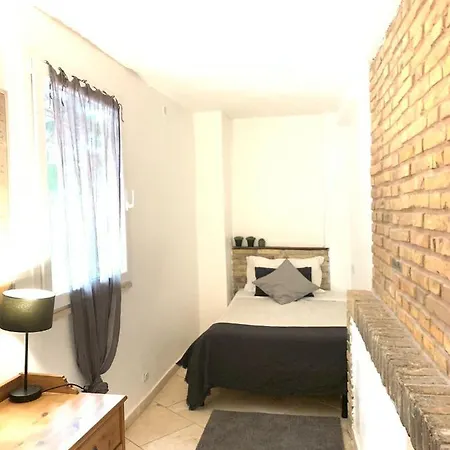 Pantheon, Campo De Fiori Mini Garden Apartment Rome
