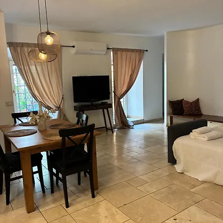 Apartament Portico Di Ottavia Prime Location With Internal Courtyard Rzym