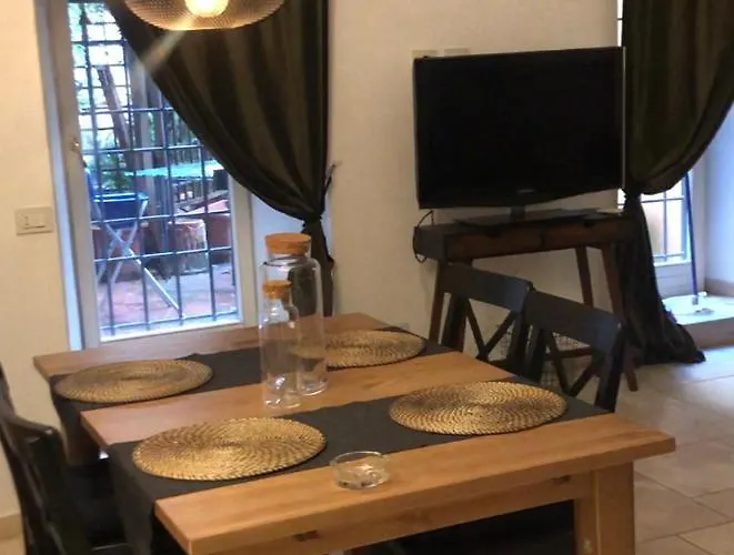 Pantheon, Campo De Fiori Mini Garden *