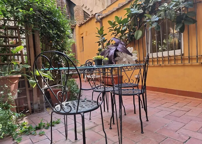 Pantheon, Campo De Fiori Mini Garden Rome