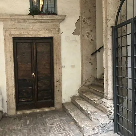 Portico Di Ottavia Prime Location With Internal Courtyard *